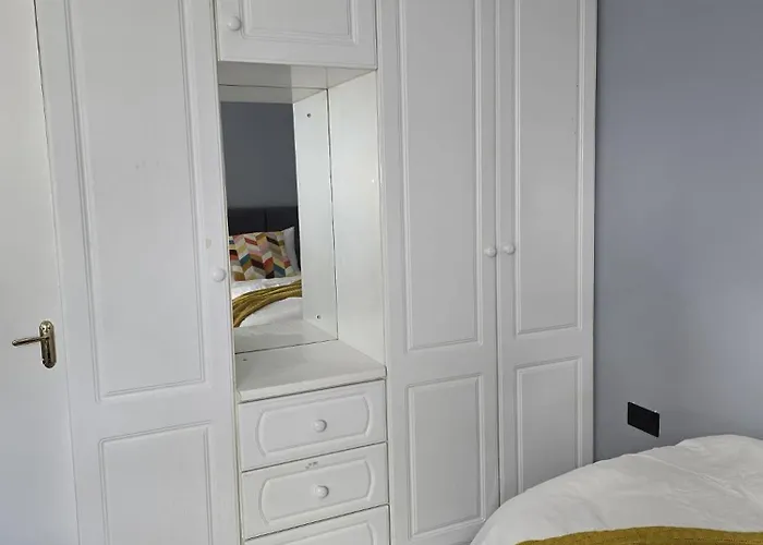 1 Minute To Everywhere! Centre Apartamento